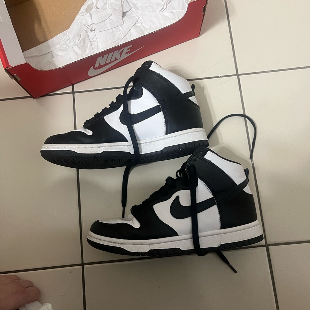 Nike Women’s Black and White High-Top Sneakers - Picture 6 of 6